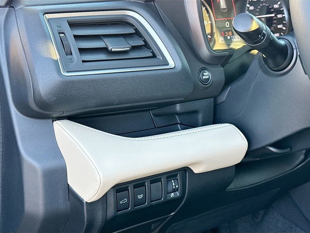 Certified 2025 Subaru Ascent Limited image 14