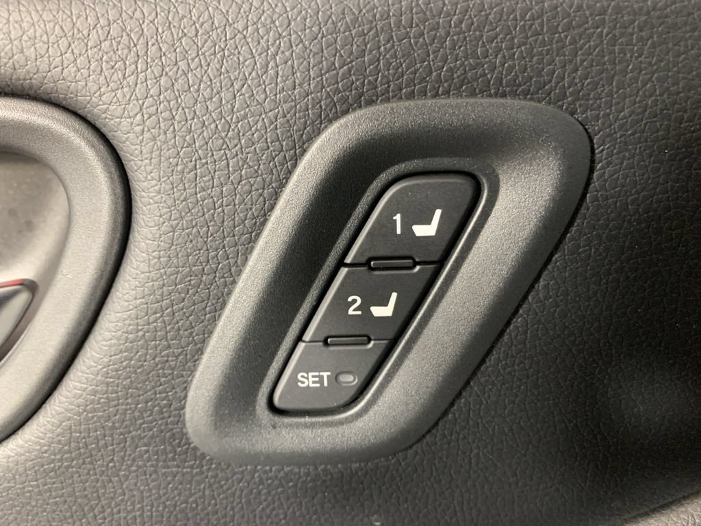 Used 2025 Honda Pilot Black Edition image 19