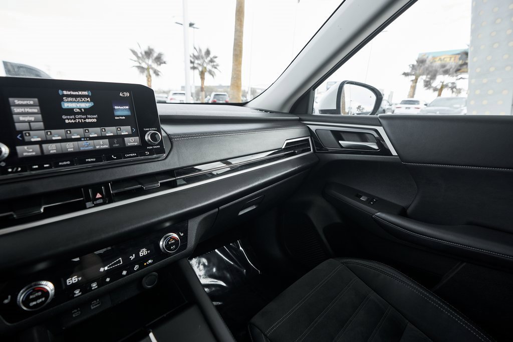 Used 2023 Mitsubishi Outlander SE image 46