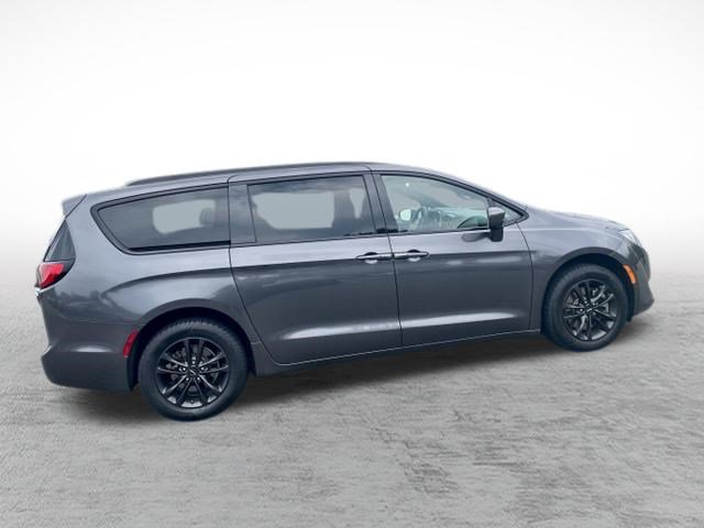 Used 2020 Chrysler Pacifica Touring-L w/ Advanced Safetytec Group AWD/4WD image 7