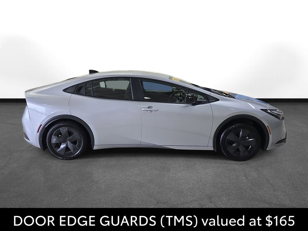 Used 2026 Toyota Prius LE FWD image 4