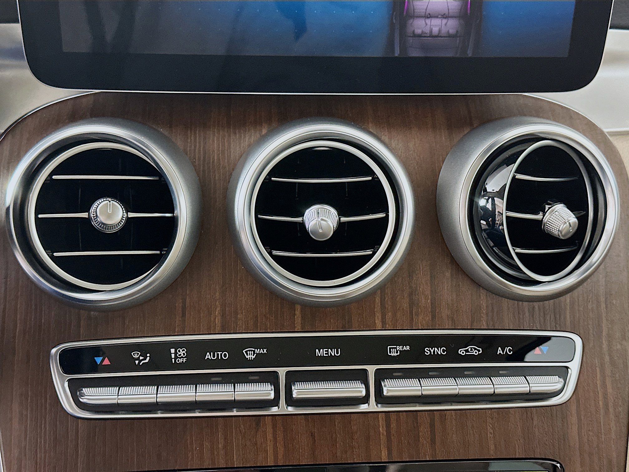 Used 2022 Mercedes-Benz GLC 300 4MATIC w/ Premium Package Lite image 23