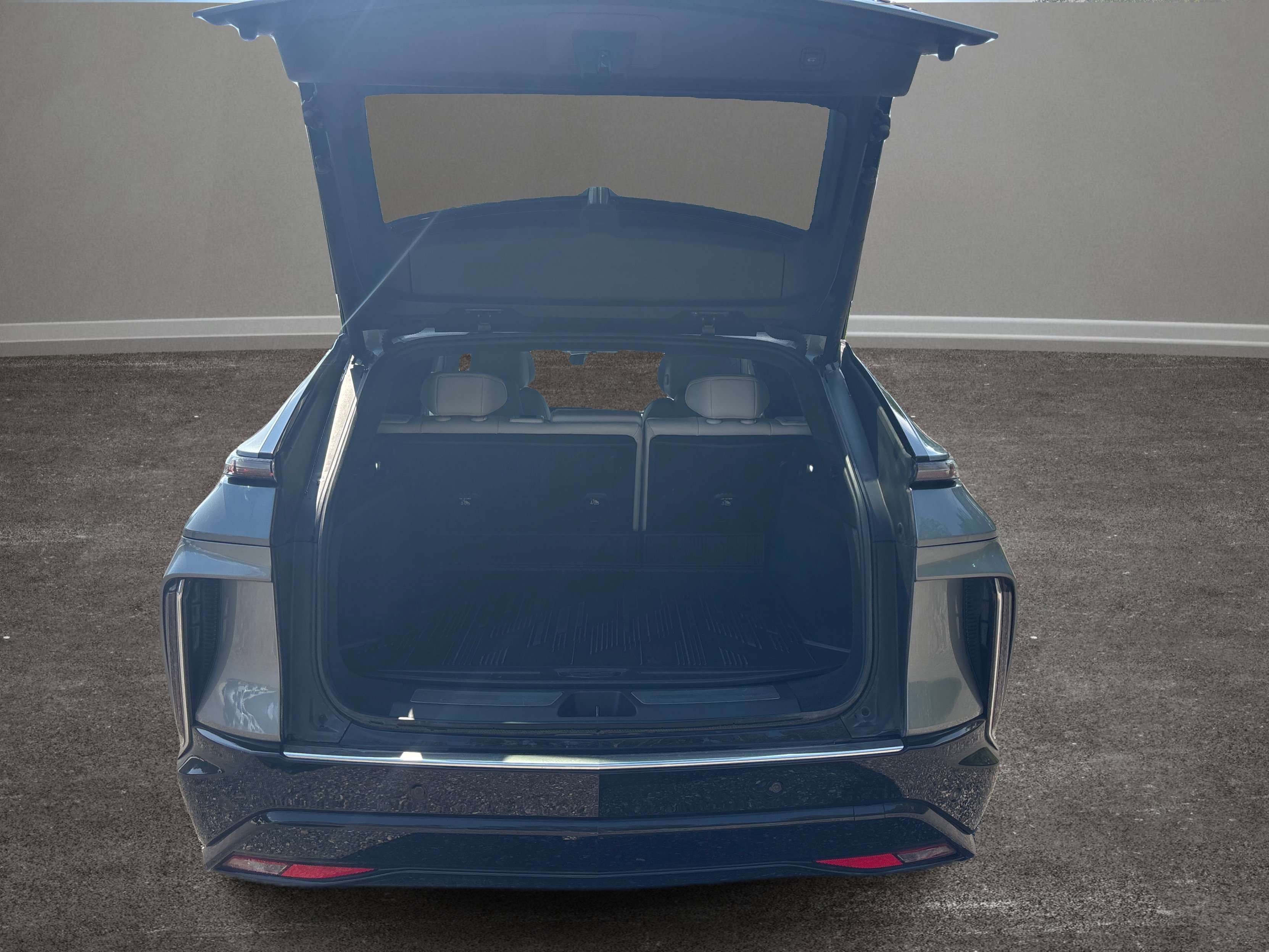 Used 2024 Cadillac Lyriq Luxury w/ LPO, Floor Liner Package image 15