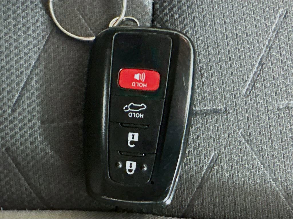 Used 2019 Toyota RAV4 XLE w/ Convenience Package image 35