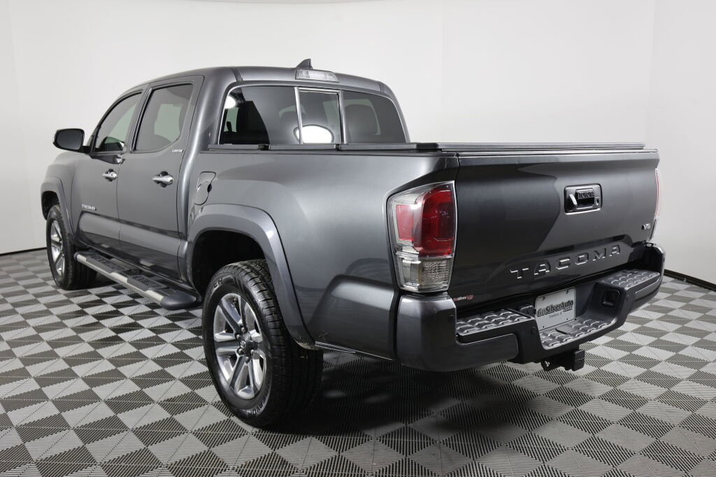 Used 2016 Toyota Tacoma Limited w/ Towing Package RWD image 4