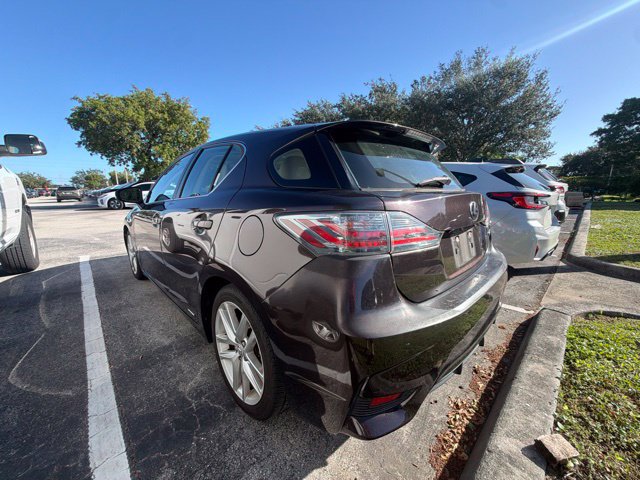 Used 2015 Lexus CT 200h FWD image 2