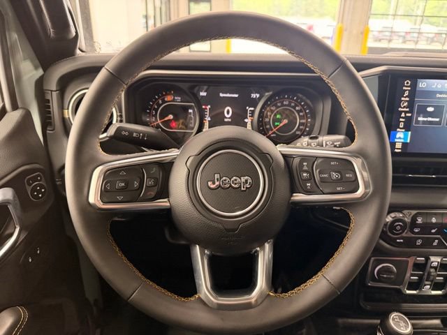 Used 2024 Jeep Wrangler Unlimited Sahara w/ Technology Group AWD/4WD image 26