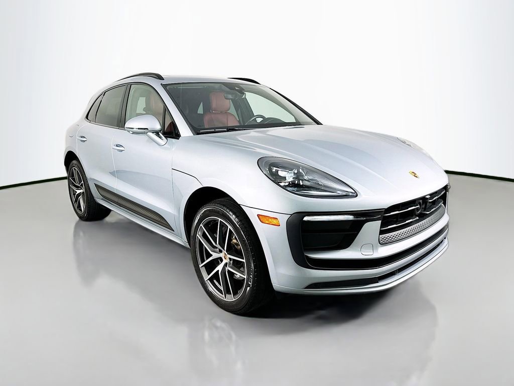 Certified 2023 Porsche Macan AWD/4WD image 7