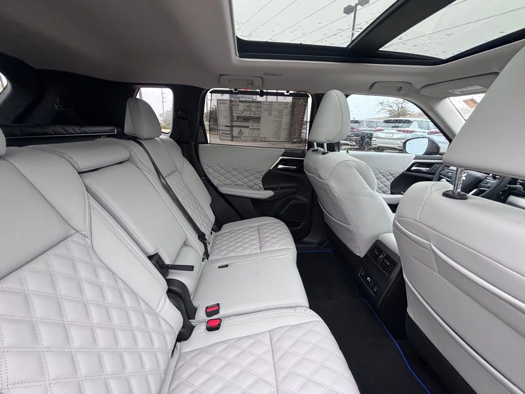 Used 2024 Mitsubishi Outlander SEL image 19