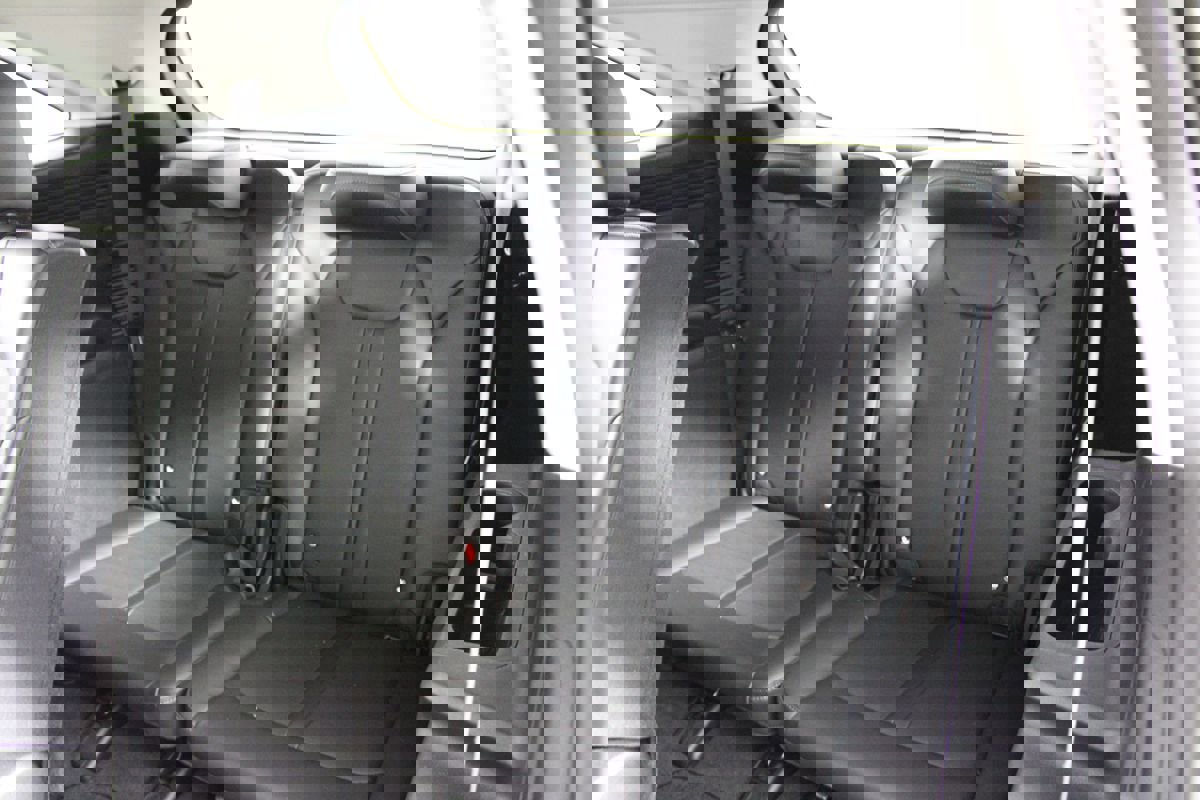 Used 2024 Kia Sorento S image 28