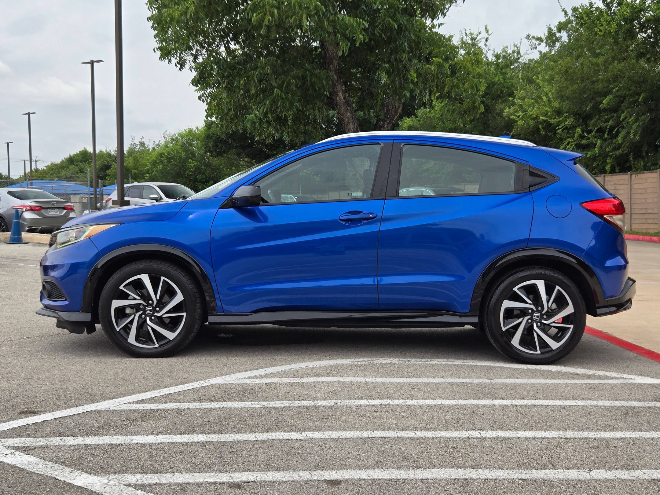 Used 2019 Honda HR-V Sport image 6