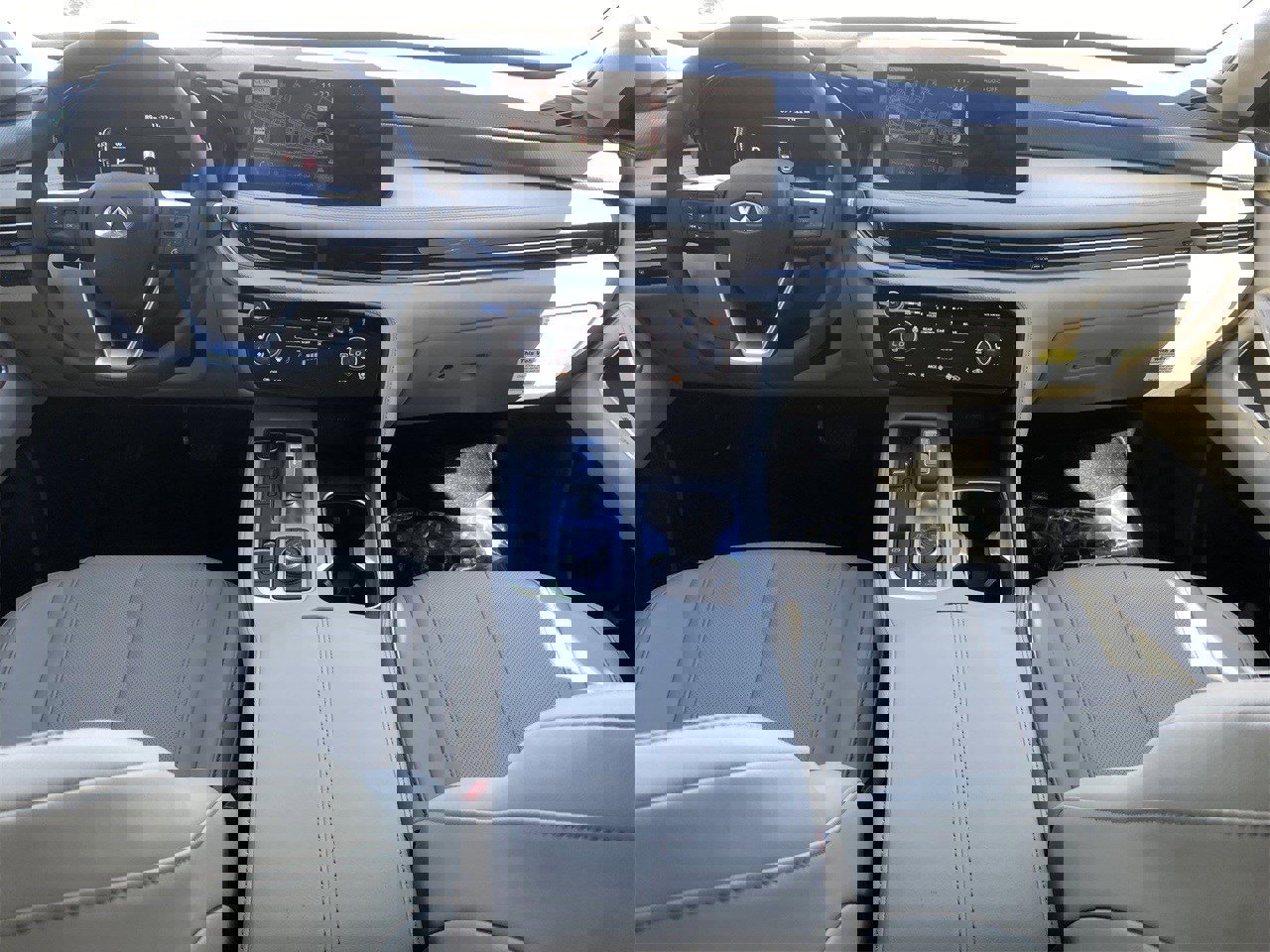 New 2025 INFINITI QX60 Luxe image 12