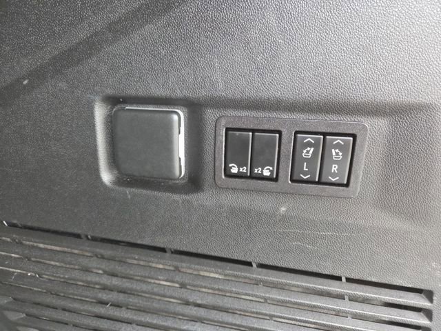 Used 2024 Chevrolet Tahoe RST w/ Luxury Package image 16