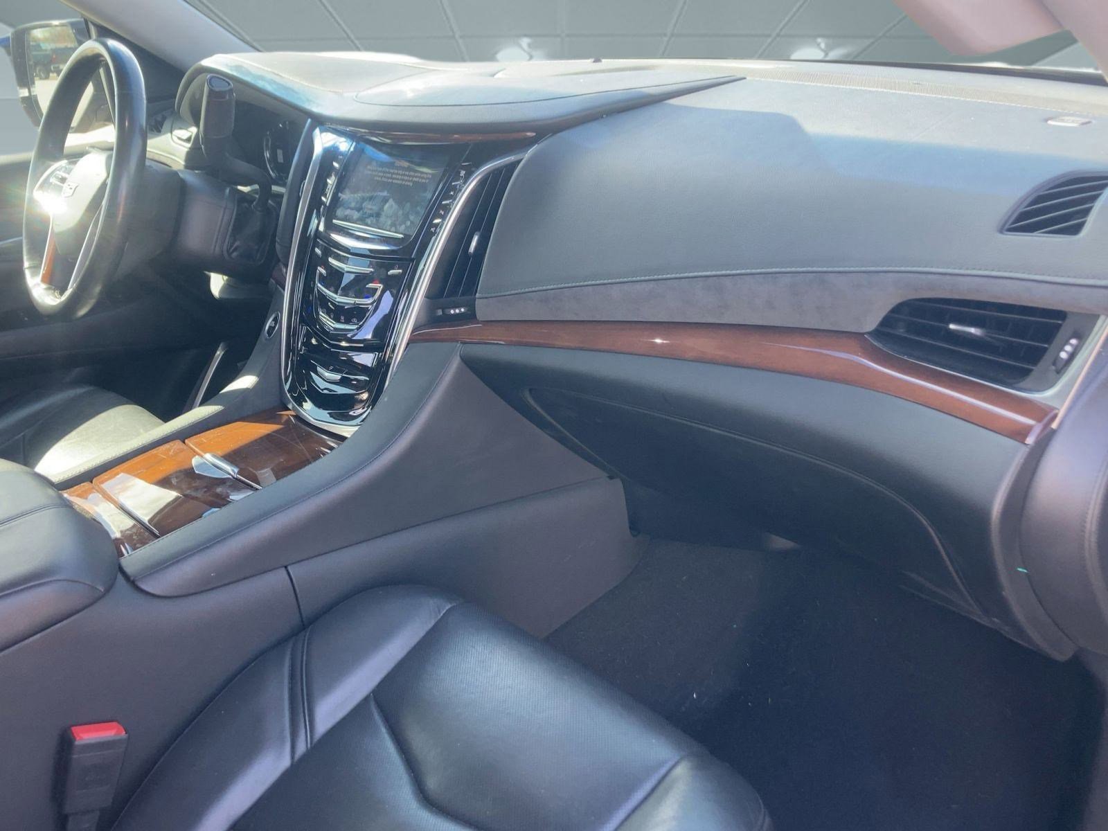 Used 2019 Cadillac Escalade Premium Luxury image 23