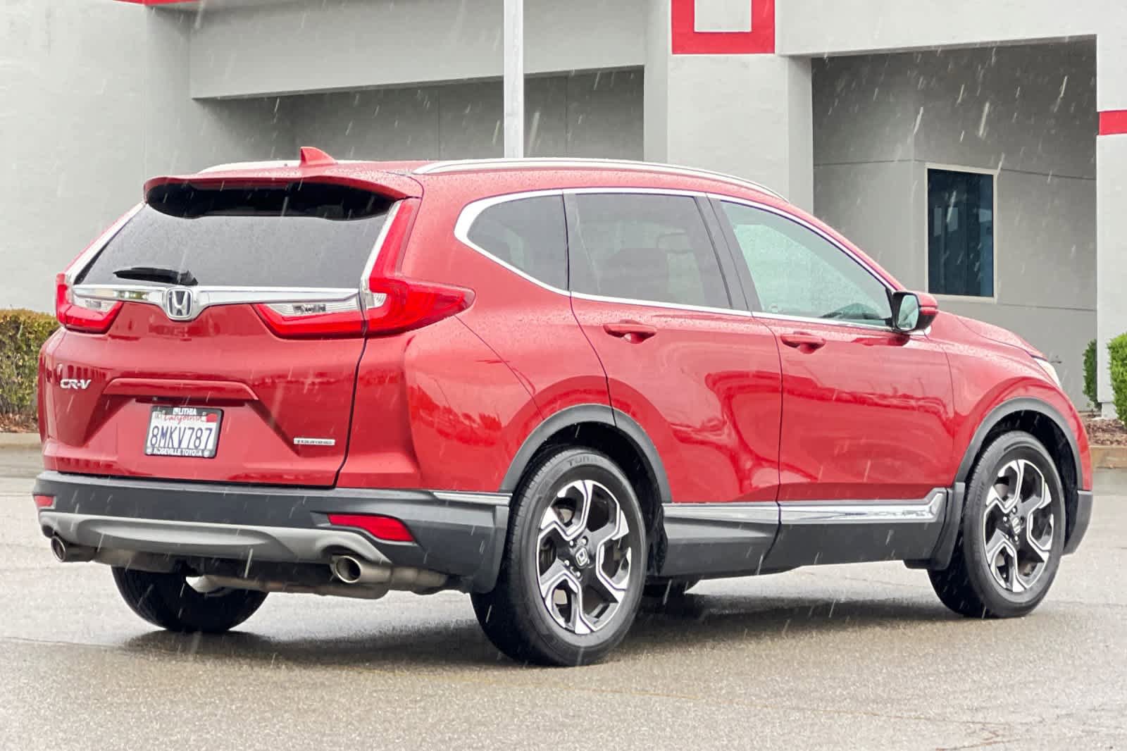 Used 2019 Honda CR-V Touring image 2