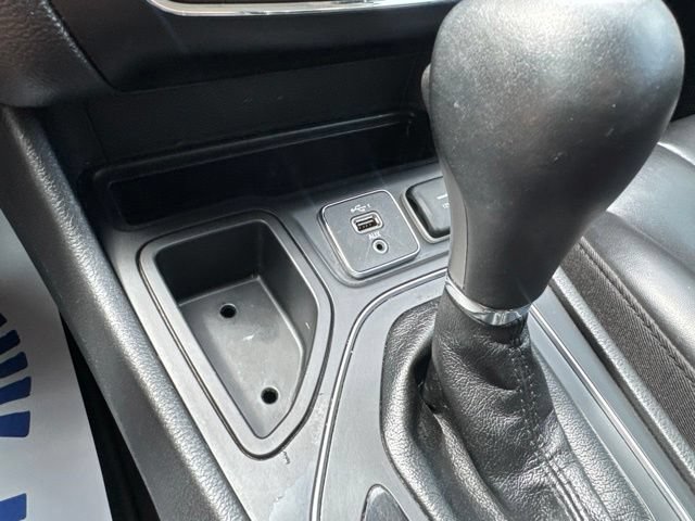 Certified 2020 Jeep Cherokee Latitude Plus w/ Comfort/Convenience Group FWD image 22