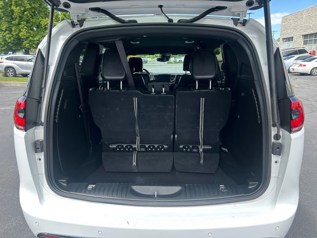 Used 2025 Chrysler Pacifica Select FWD image 19