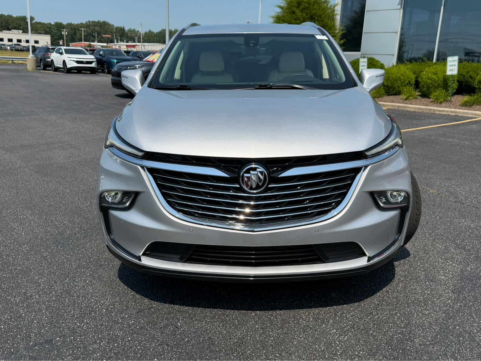 Used 2022 Buick Enclave Premium w/ Surround and Sites Package AWD/4WD image 2