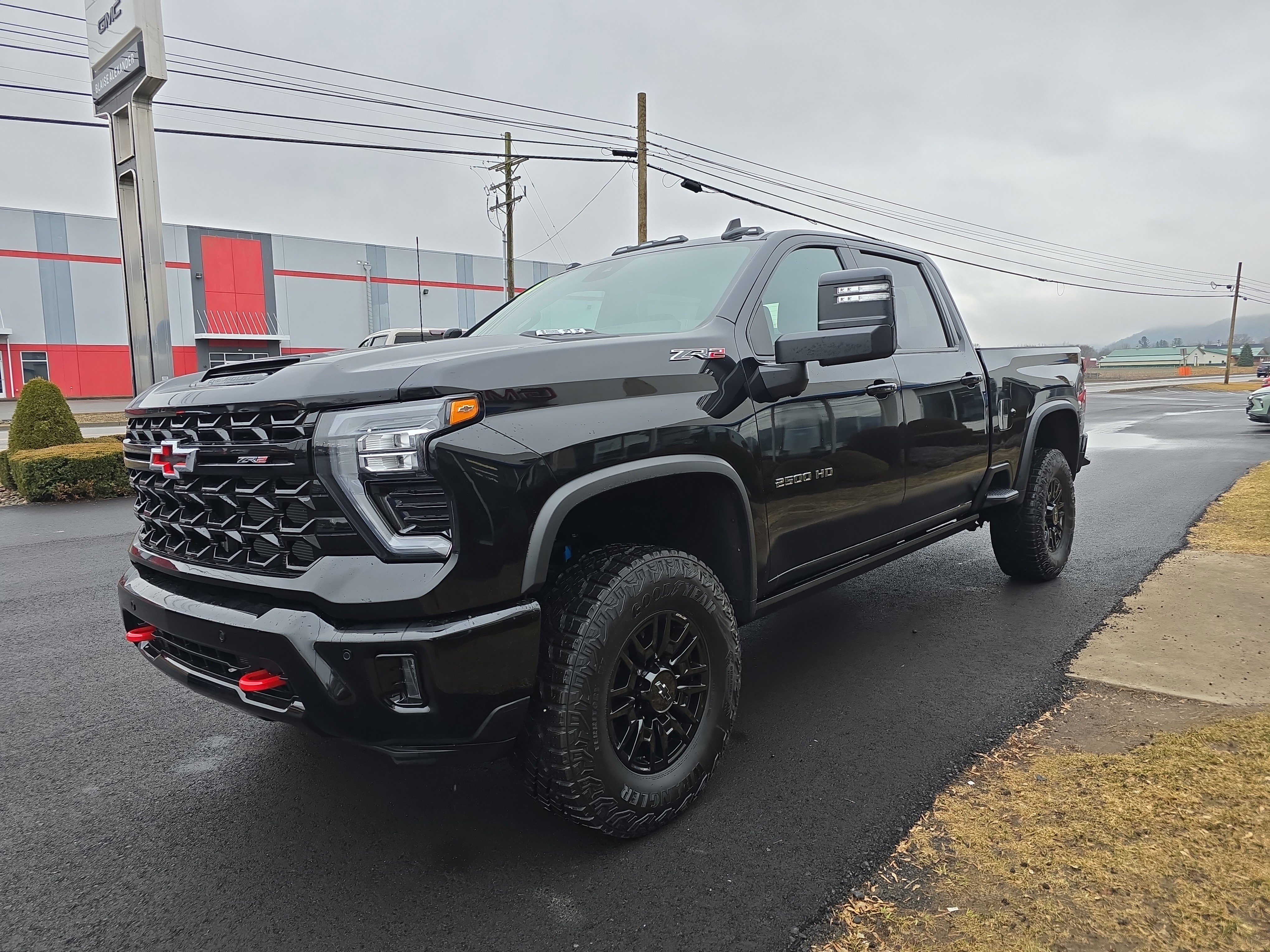 Used 2025 Chevrolet Silverado 2500 ZR2 w/ Technology Package image 8