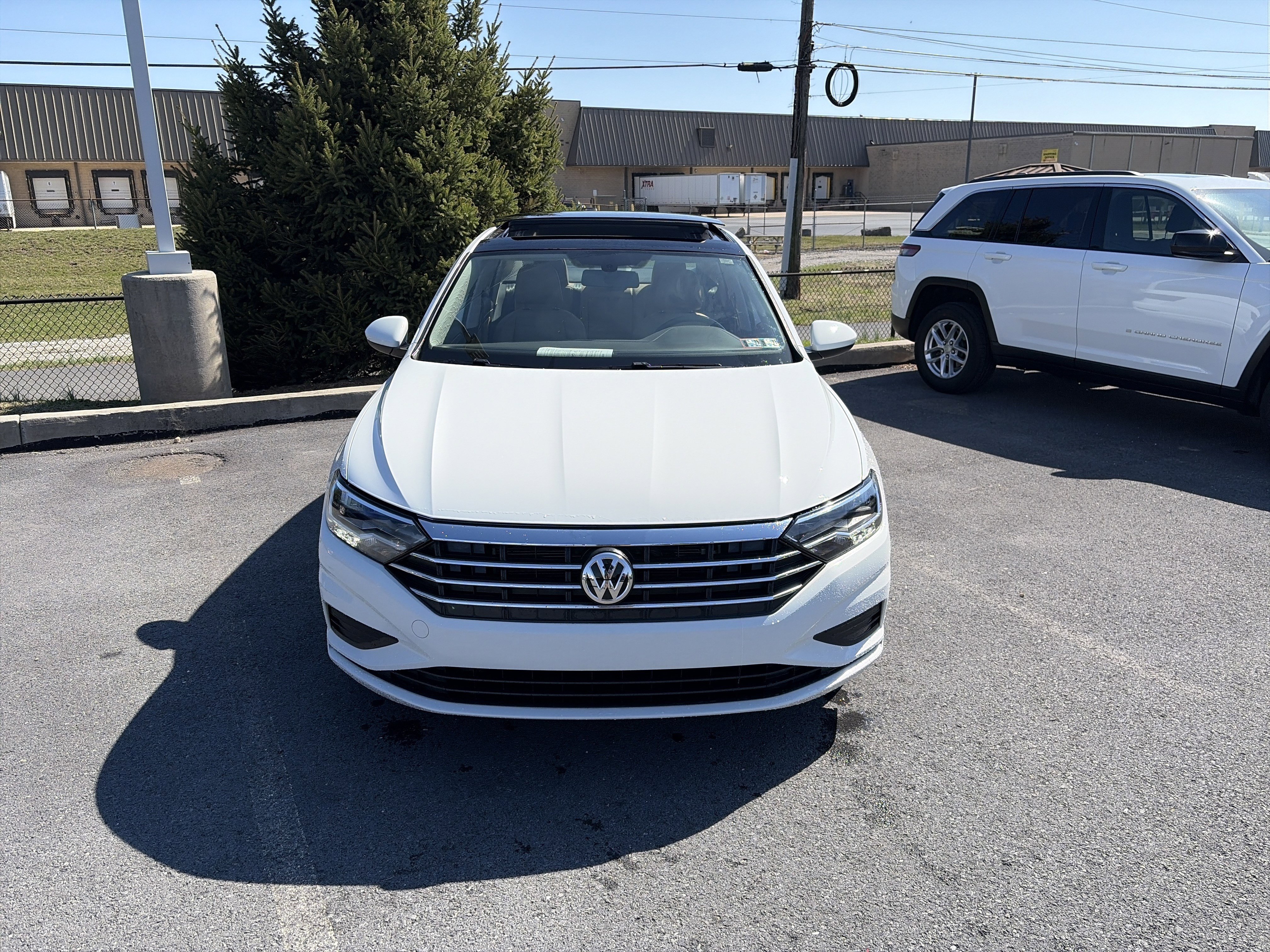 Used 2019 Volkswagen Jetta SE image 2