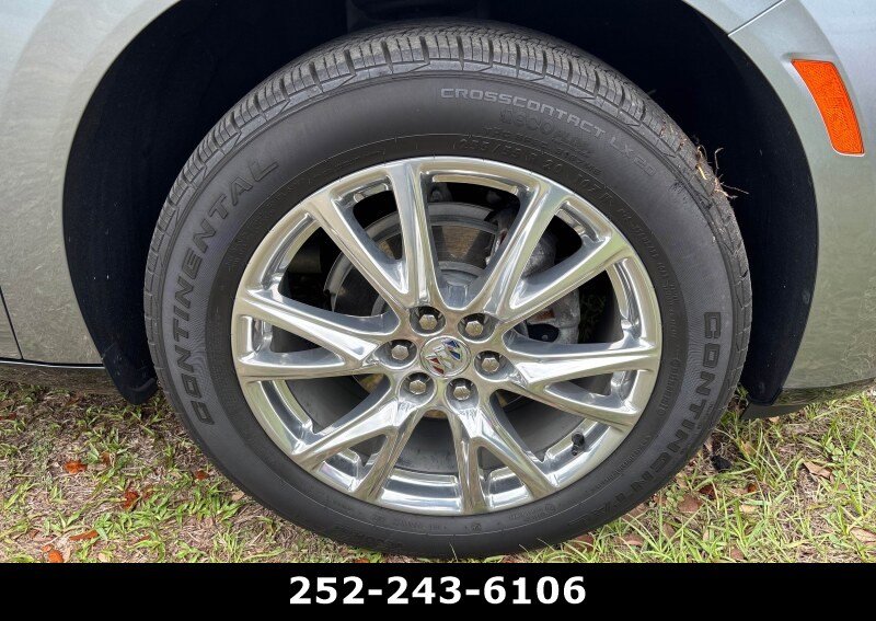 Used 2023 Buick Enclave Essence w/ Experience Buick Package image 4