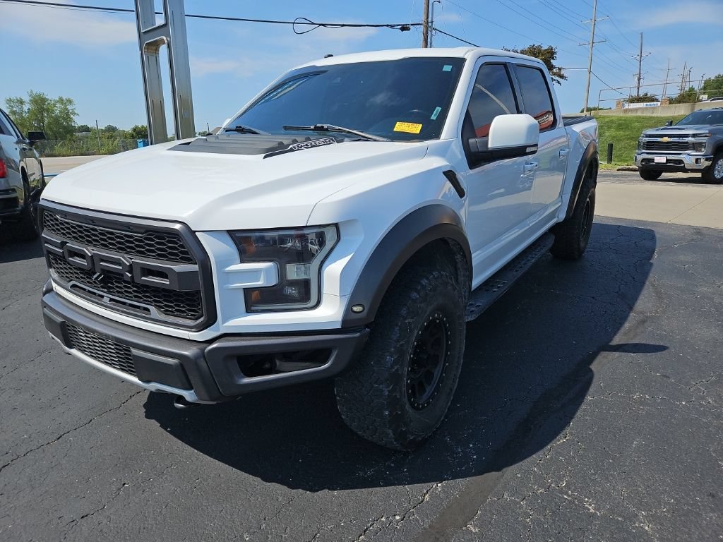 Used 2017 Ford F150 Raptor w/ Equipment Group 802A Luxury AWD/4WD image 3