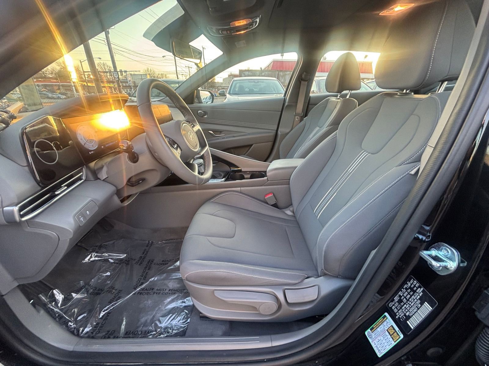 Used 2025 Hyundai Elantra SEL image 29