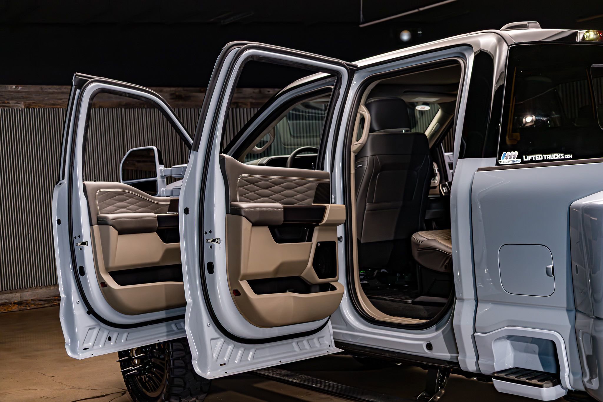 Used 2026 Ford F450 Platinum w/ Platinum Plus Package image 29