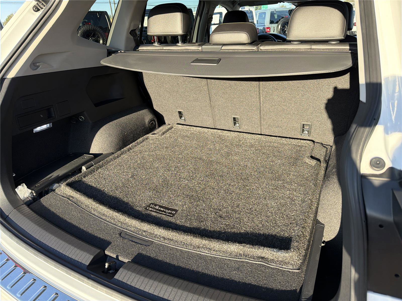 Used 2022 Volkswagen Tiguan SE image 16