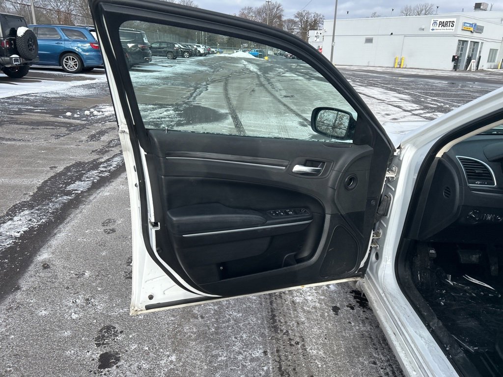 Used 2021 Chrysler 300 Touring L image 12