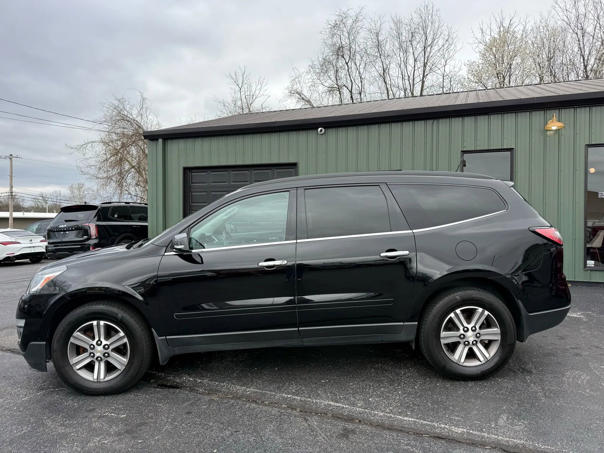Used 2017 Chevrolet Traverse LT AWD/4WD image 3
