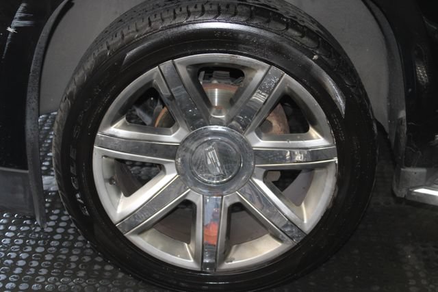 Used 2017 Cadillac Escalade Luxury AWD/4WD image 29