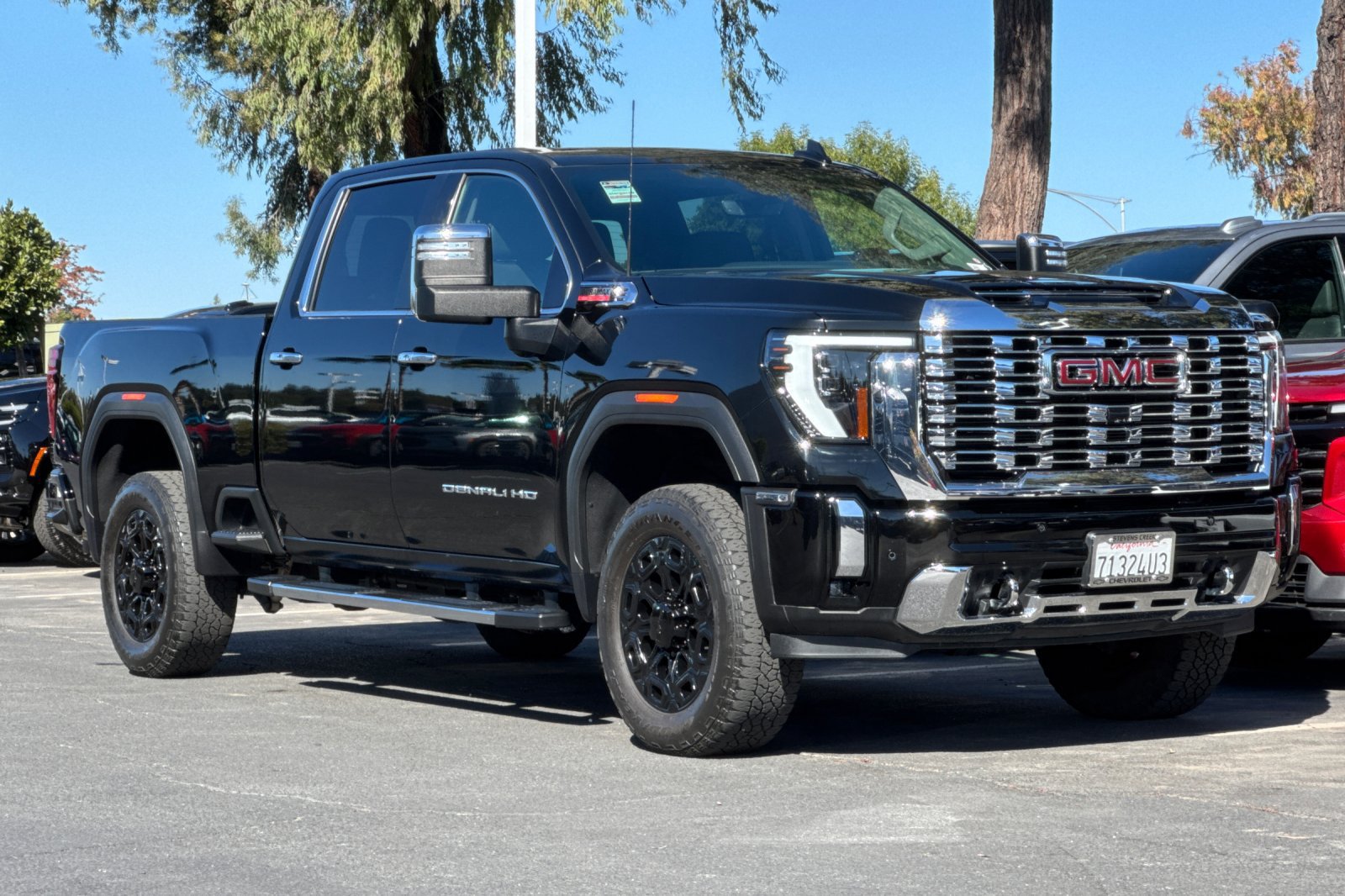 Used 2024 GMC Sierra 2500 Denali w/ Denali Reserve Package AWD/4WD image 2
