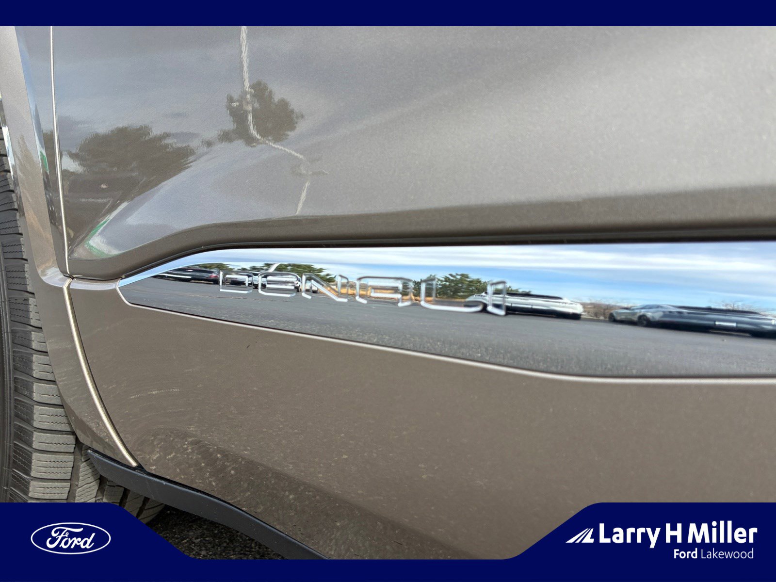 Used 2023 GMC Acadia Denali w/ Denali Ultimate Package image 23