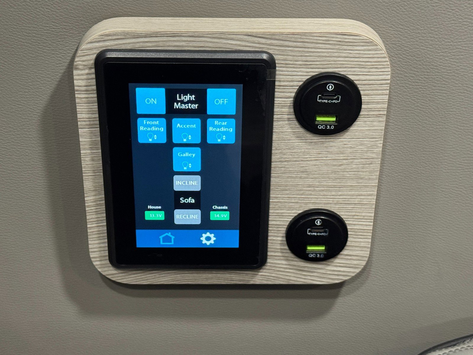 Used 2023 Mercedes-Benz Sprinter 3500 w/ Parking Package image 64