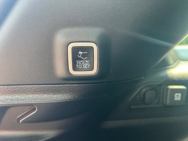 Used 2025 Jeep Grand Cherokee Limited w/ Luxury Tech Group II AWD/4WD image 26