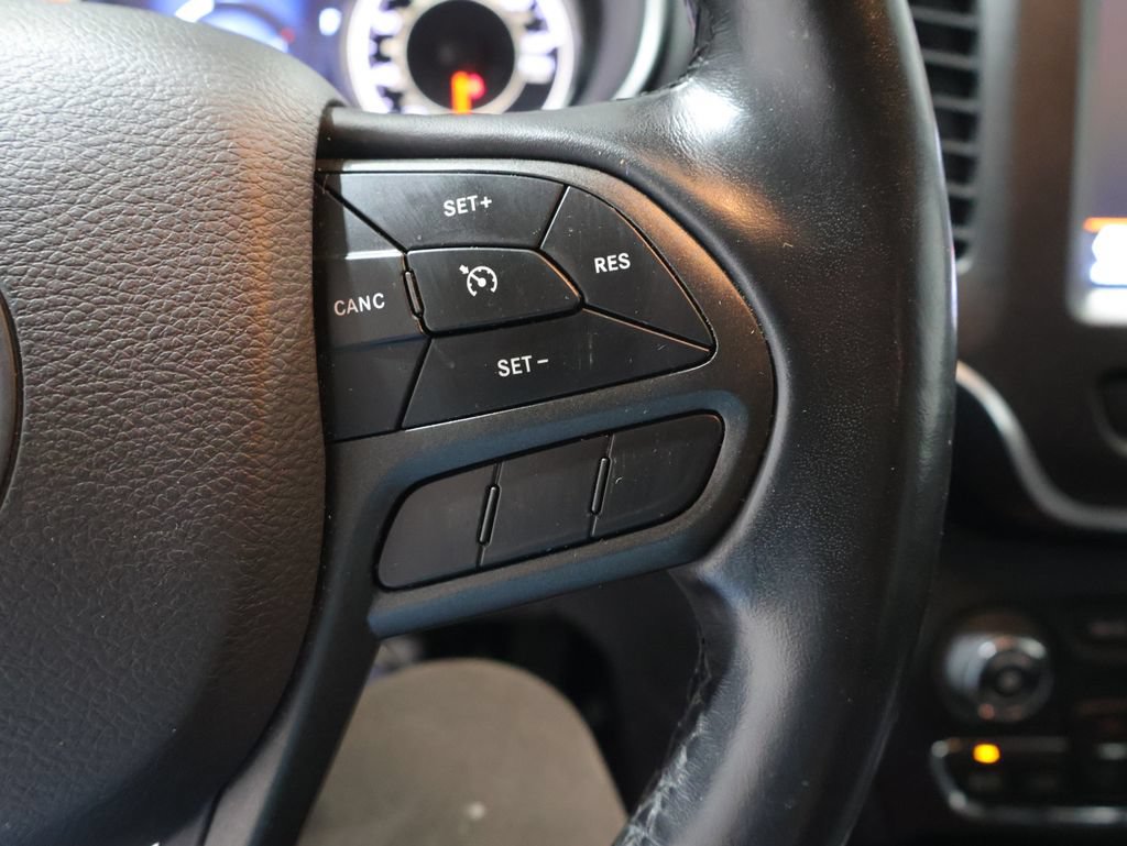 Used 2021 Jeep Cherokee Trailhawk AWD/4WD image 39