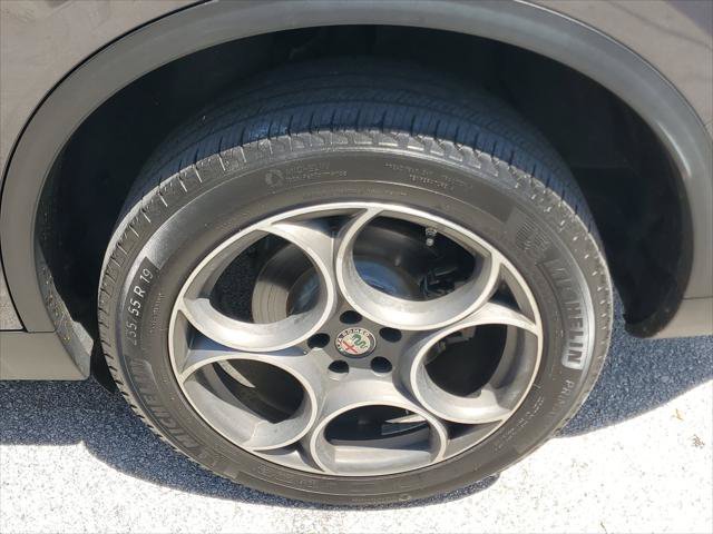 Used 2018 Alfa Romeo Stelvio Sport w/ Quick Order Package 22J Sport AWD/4WD image 7