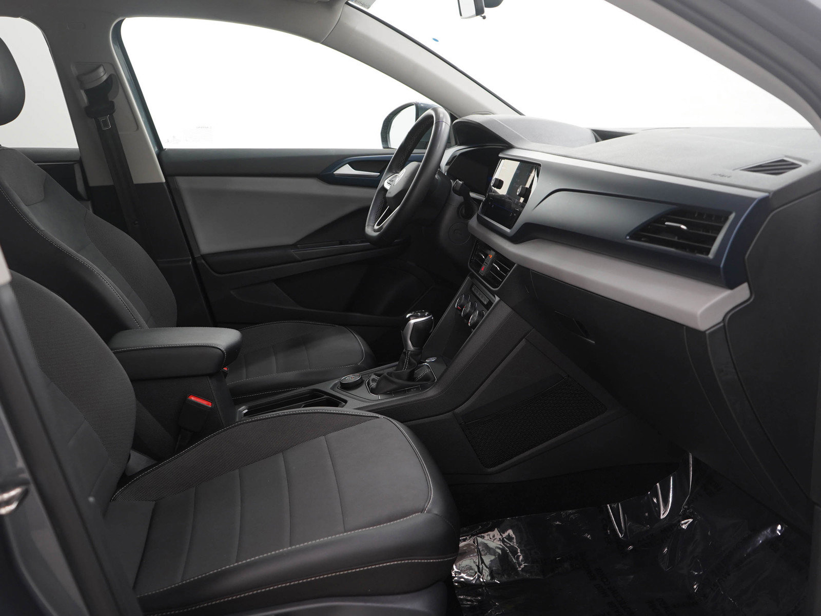 Used 2022 Volkswagen Taos SE image 12