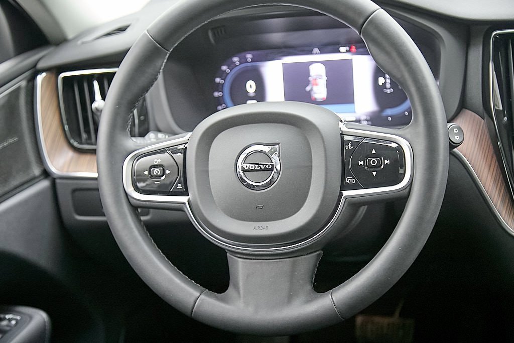 Certified 2023 Volvo XC60 T8 Plus w/ Climate Package image 26