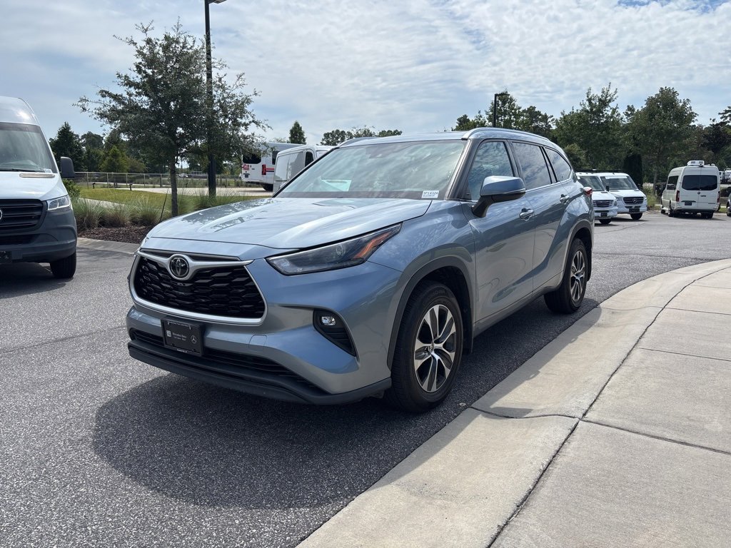 Used 2021 Toyota Highlander XLE image 9