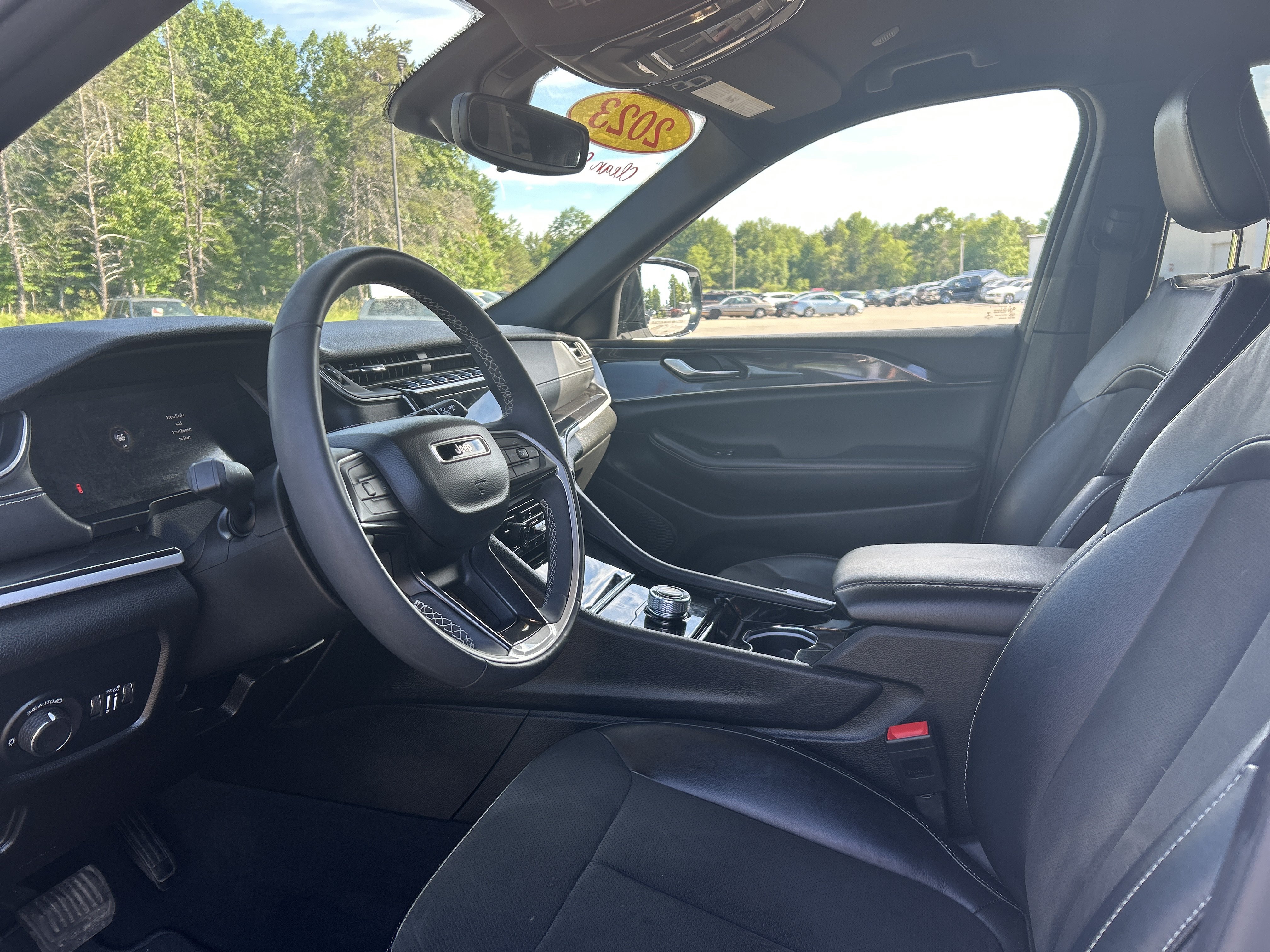 Used 2023 Jeep Grand Cherokee Altitude AWD/4WD image 11