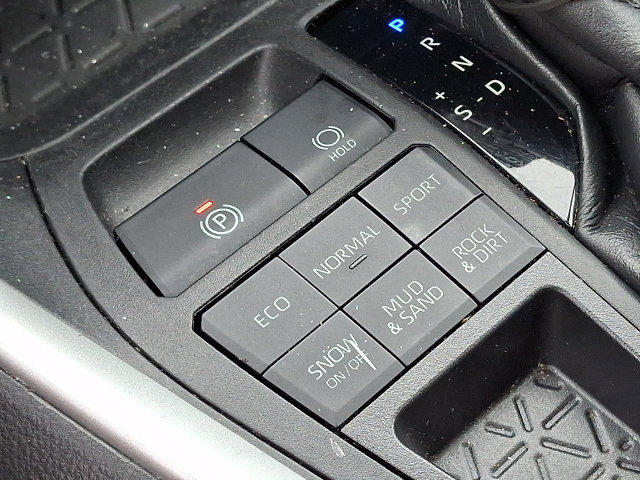 Certified 2021 Toyota RAV4 XLE Premium AWD/4WD image 16