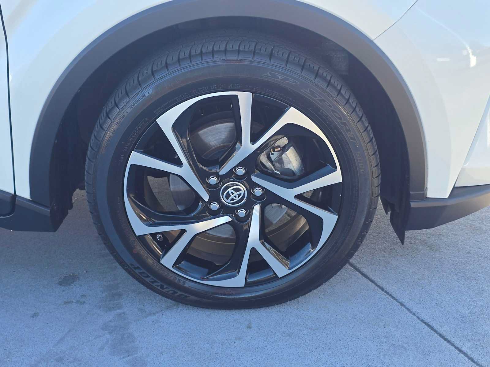 Certified 2020 Toyota C-HR XLE FWD image 9