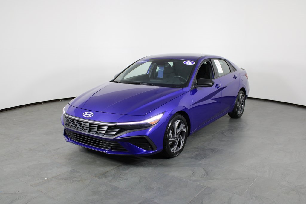 Certified 2025 Hyundai Elantra Sport image 2