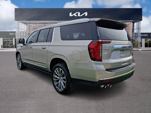 Used 2022 GMC Yukon XL Denali w/ Max Trailering Package AWD/4WD image 4