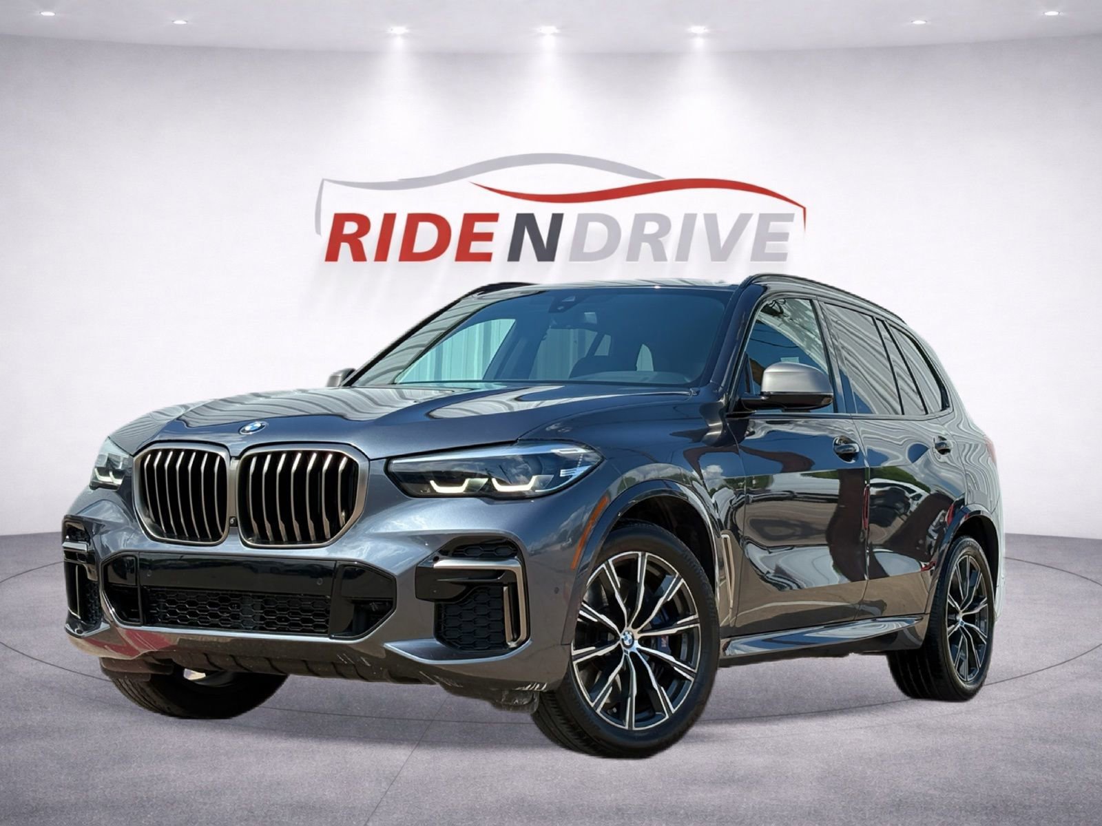 Used 2022 BMW X5 M50i w/ Premium Package image 1