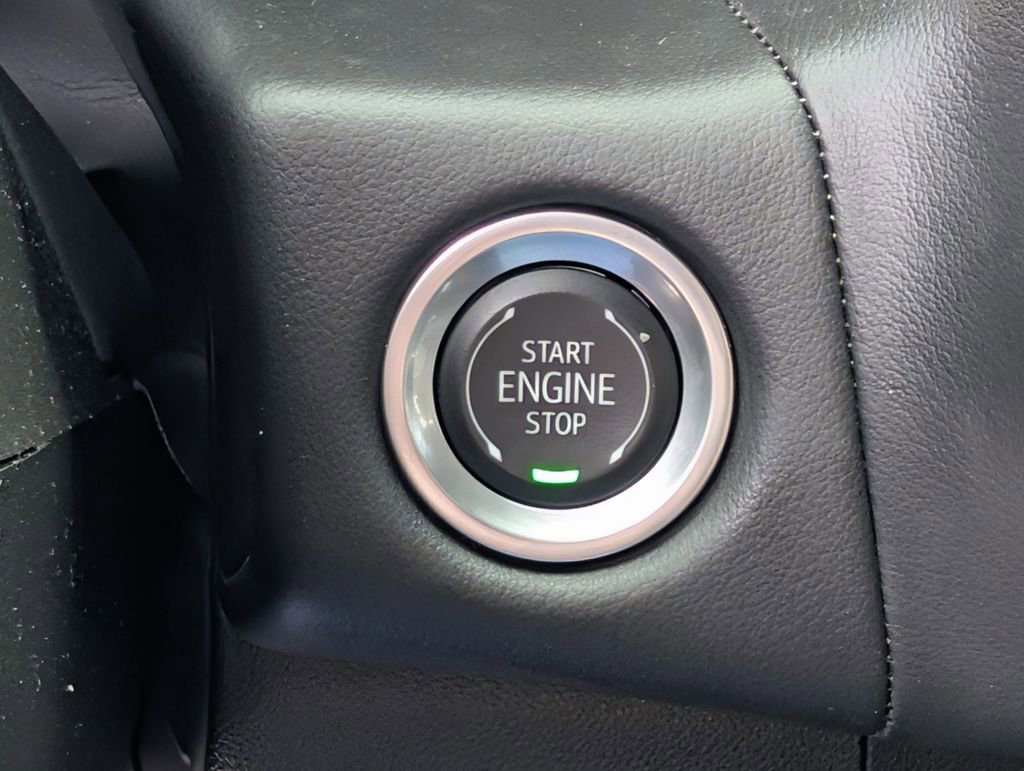 Used 2024 GMC Yukon XL AT4 w/ AT4 Premium Package image 17