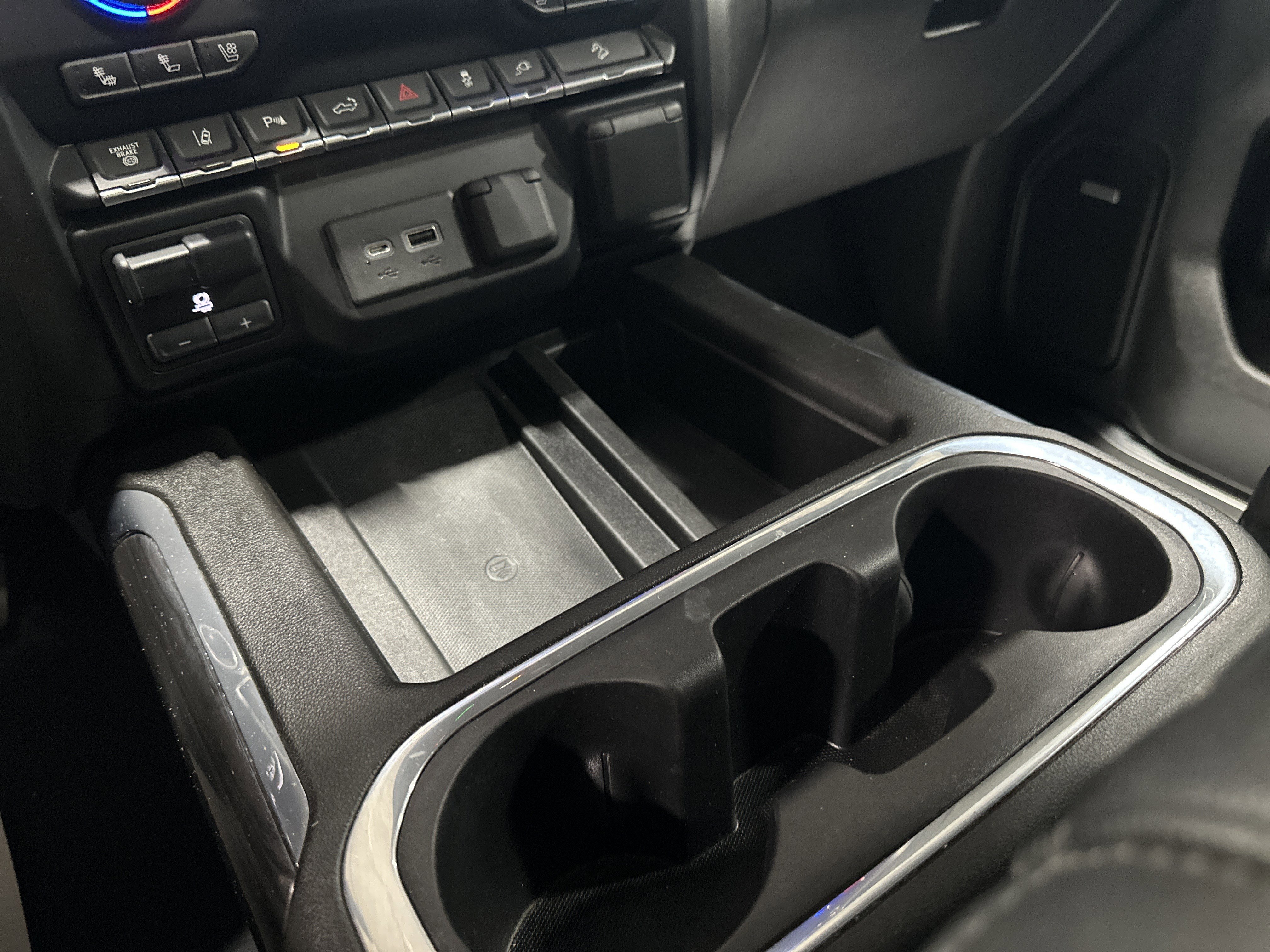 Used 2021 Chevrolet Silverado 2500 LTZ w/ LTZ Convenience Package AWD/4WD image 18