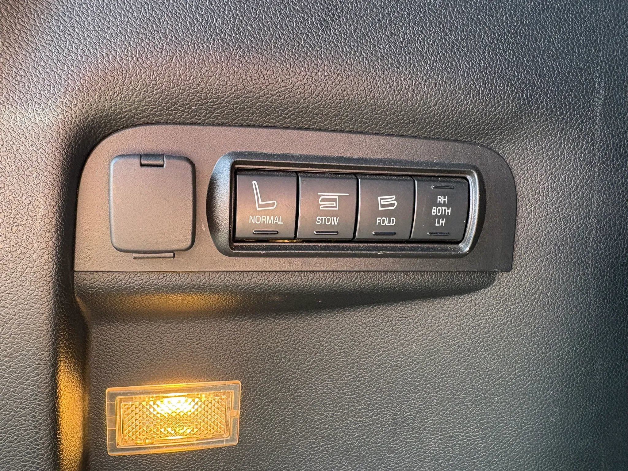 Used 2018 Ford Explorer Sport w/ Equipment Group 401A image 12